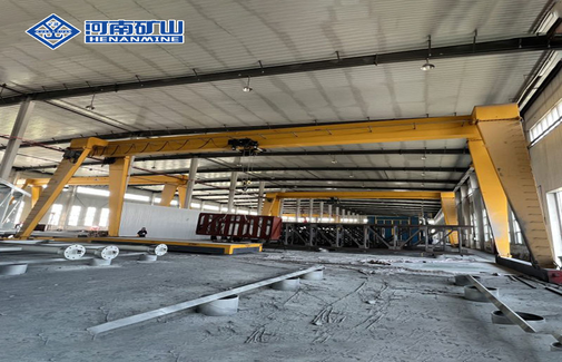 Single girder gantry crane for light to medium duty handling