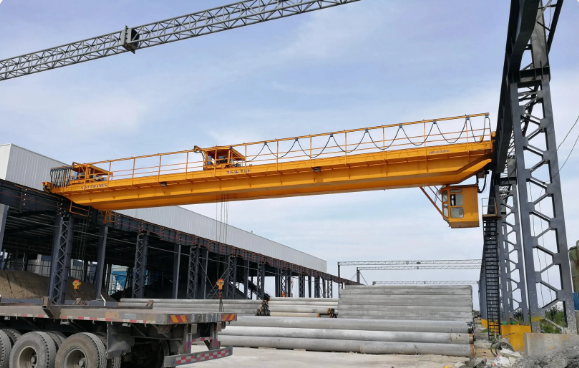Bridge crane for stone handling
