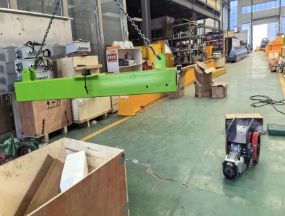 Light gantry crane main beam and electric hoist components