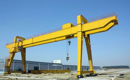MG gantry crane for an outdoor heavy lifting project