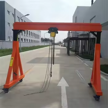 Portable light gantry crane with chain hoist