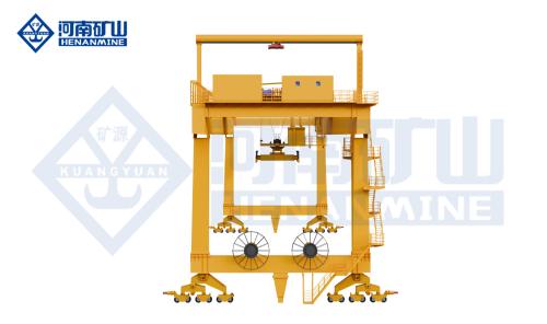 Front view of an RTG container gantry crane