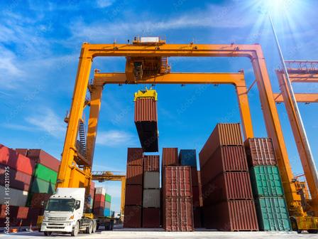 Rubber-tyred gantry crane for flexible yard handling