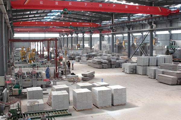Overhead crane layout in a stone warehouse