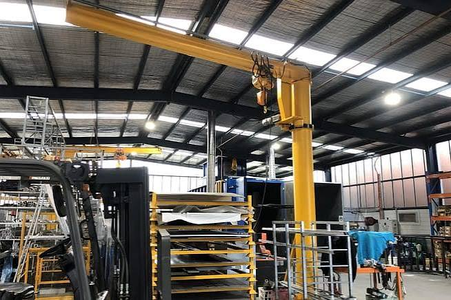 Compact workstation jib crane