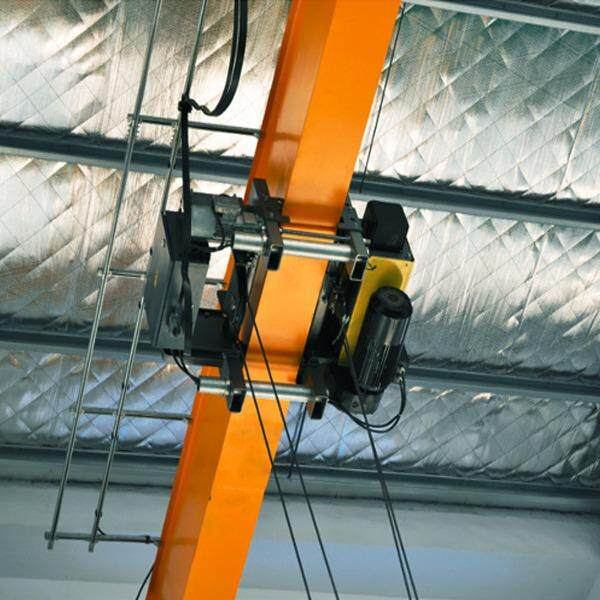 European-style hoist trolley working in a workshop
