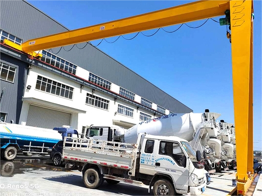 Semi-gantry crane in an industrial workshop